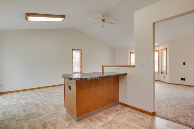 560 41st Avenue S, Moorhead, MN 56560