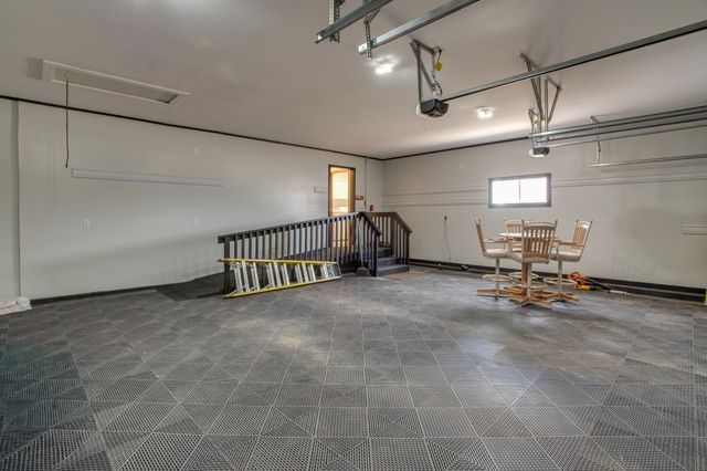 560 41st Avenue S, Moorhead, MN 56560