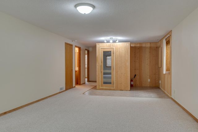 560 41st Avenue S, Moorhead, MN 56560