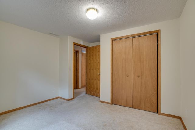 560 41st Avenue S, Moorhead, MN 56560