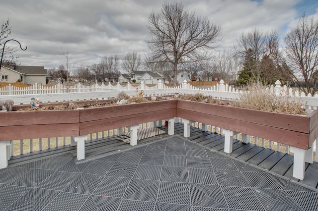 560 41st Avenue S, Moorhead, MN 56560