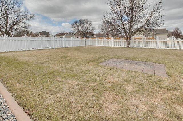 560 41st Avenue S, Moorhead, MN 56560