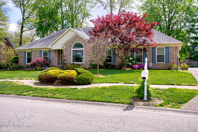 9804 Colonnades Pl, Jeffersontown, KY 40299