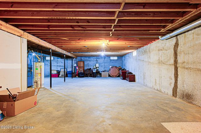9804 Colonnades Pl, Jeffersontown, KY 40299