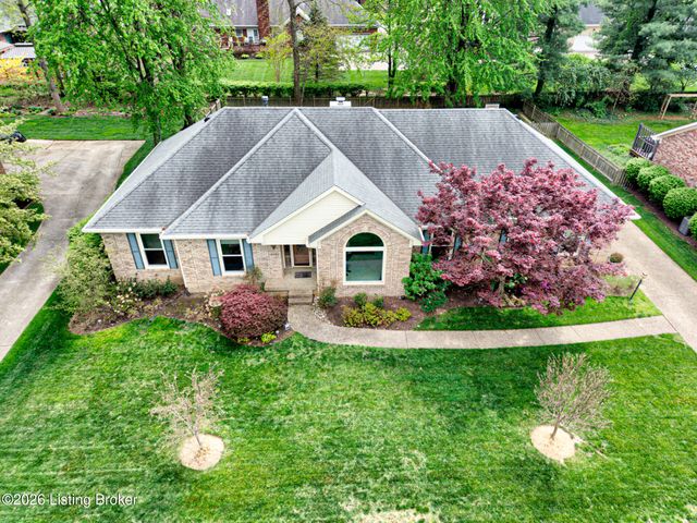 9804 Colonnades Pl, Jeffersontown, KY 40299