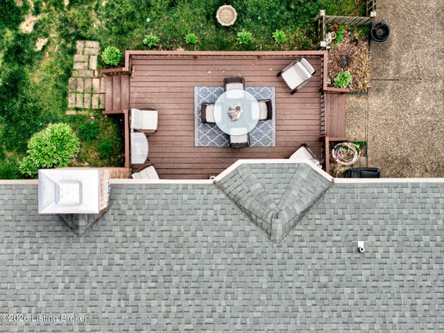 9804 Colonnades Pl, Jeffersontown, KY 40299
