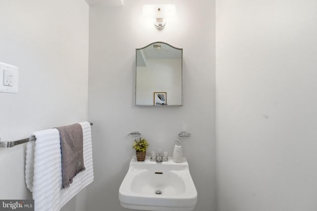 10311 CHESHIRE TER, Bethesda, MD 20814