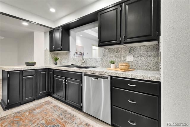 1900 E Girard Place 203, Englewood, CO 80113