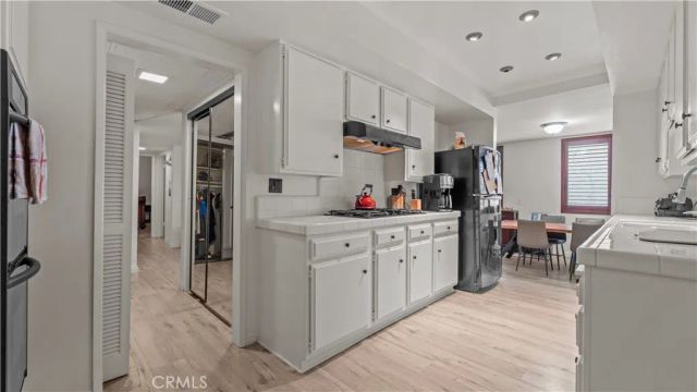 14521 Benefit St 102, Sherman Oaks, CA 91403