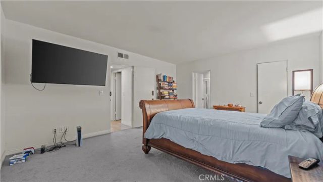 14521 Benefit St 102, Sherman Oaks, CA 91403