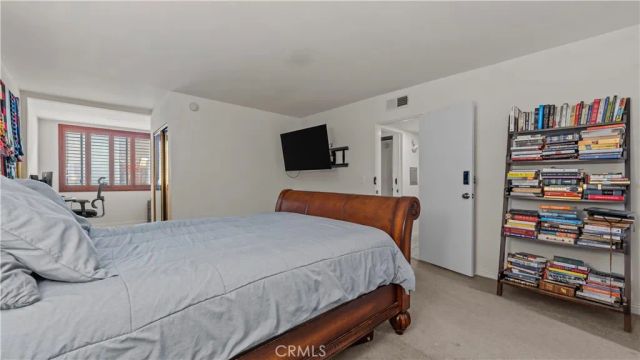 14521 Benefit St 102, Sherman Oaks, CA 91403