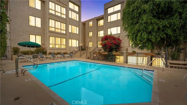 14521 Benefit St 102, Sherman Oaks, CA 91403