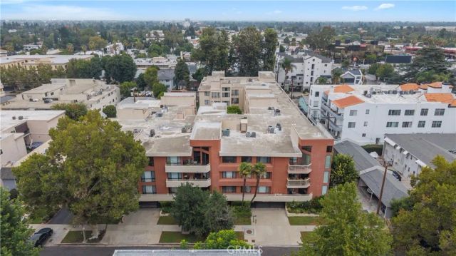 14521 Benefit St 102, Sherman Oaks, CA 91403