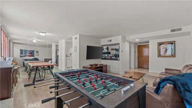 14521 Benefit St 102, Sherman Oaks, CA 91403