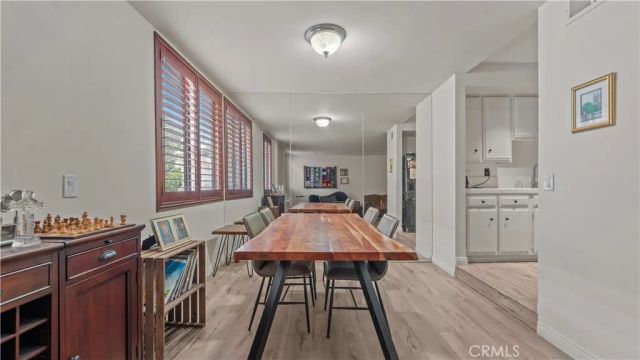 14521 Benefit St 102, Sherman Oaks, CA 91403