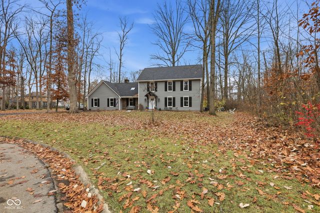 1113 Foxglove Court, Zionsville, IN 46077