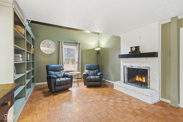 1113 Foxglove Court, Zionsville, IN 46077