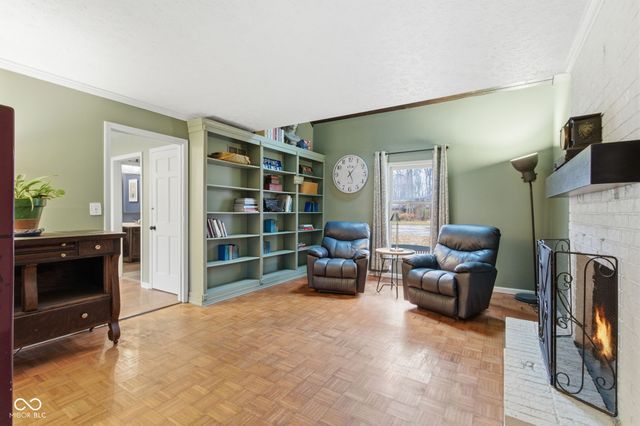 1113 Foxglove Court, Zionsville, IN 46077