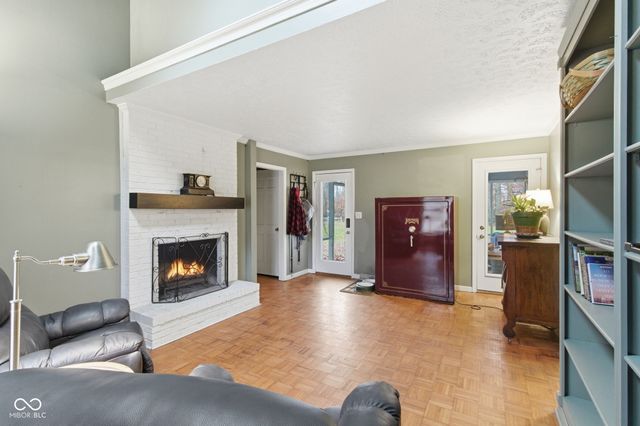 1113 Foxglove Court, Zionsville, IN 46077