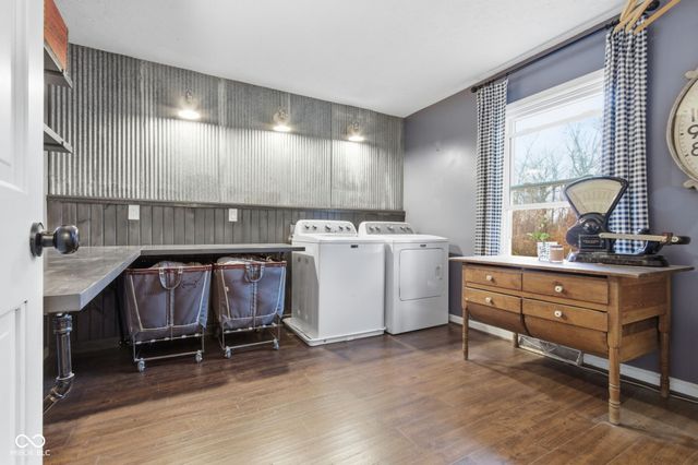 1113 Foxglove Court, Zionsville, IN 46077