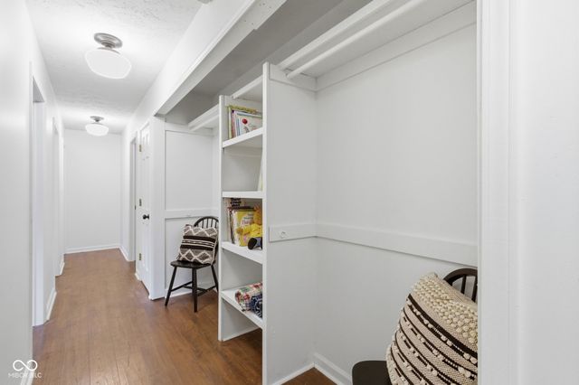 1113 Foxglove Court, Zionsville, IN 46077