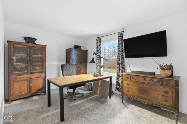 1113 Foxglove Court, Zionsville, IN 46077