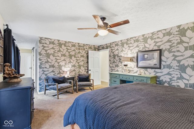 1113 Foxglove Court, Zionsville, IN 46077