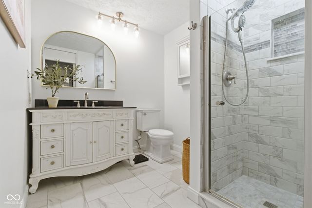 1113 Foxglove Court, Zionsville, IN 46077