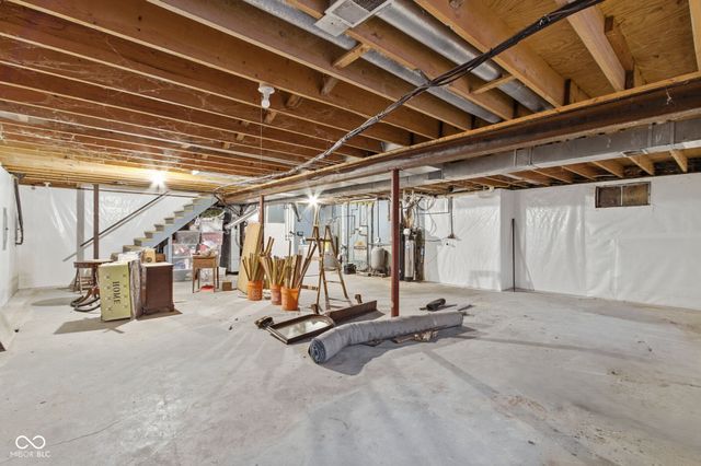 1113 Foxglove Court, Zionsville, IN 46077