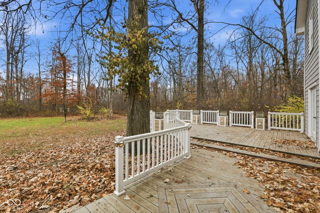 1113 Foxglove Court, Zionsville, IN 46077