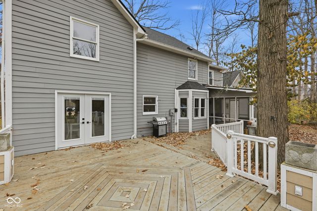 1113 Foxglove Court, Zionsville, IN 46077