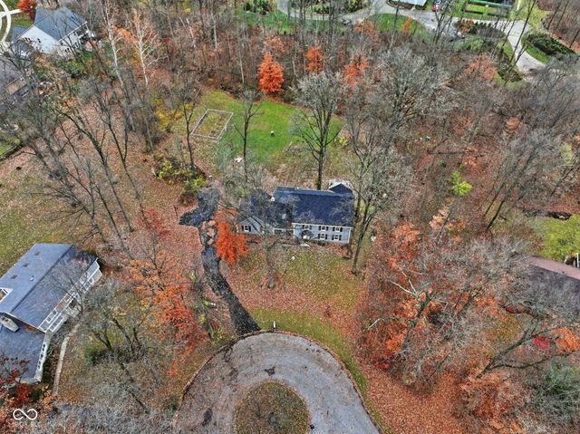 1113 Foxglove Court, Zionsville, IN 46077