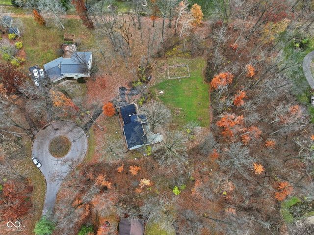 1113 Foxglove Court, Zionsville, IN 46077