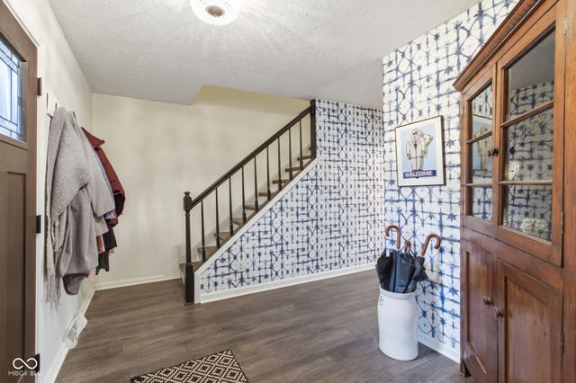 1113 Foxglove Court, Zionsville, IN 46077