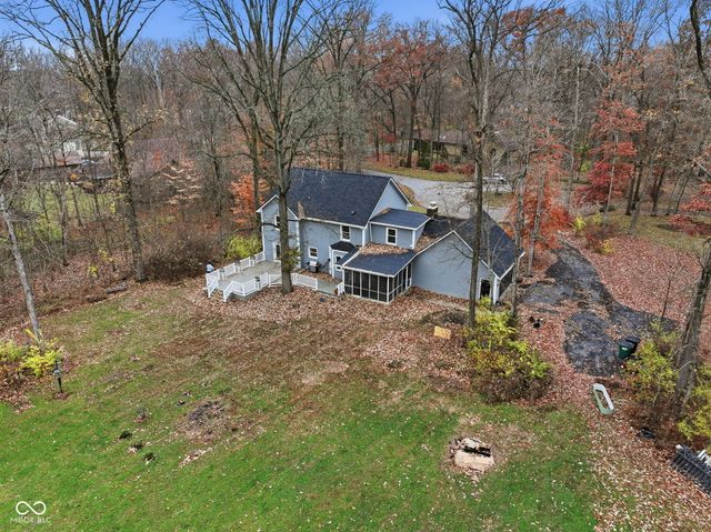 1113 Foxglove Court, Zionsville, IN 46077