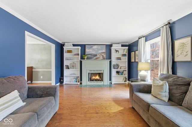 1113 Foxglove Court, Zionsville, IN 46077