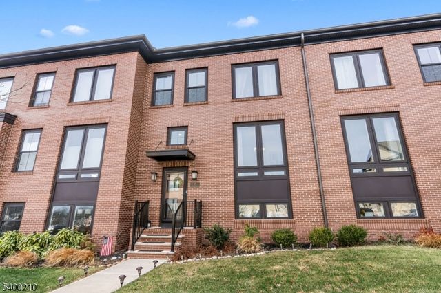 87 E Hartwick Dr, Montgomery Twp., NJ 08558