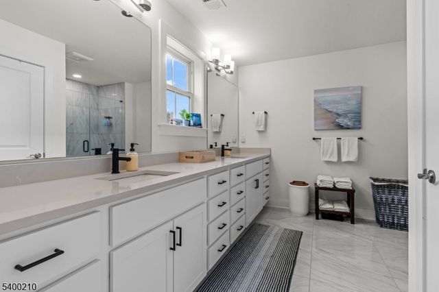 87 E Hartwick Dr, Montgomery Twp., NJ 08558