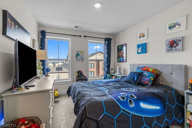 87 E Hartwick Dr, Montgomery Twp., NJ 08558