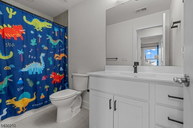 87 E Hartwick Dr, Montgomery Twp., NJ 08558