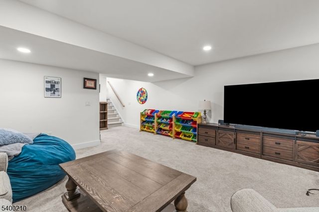 87 E Hartwick Dr, Montgomery Twp., NJ 08558