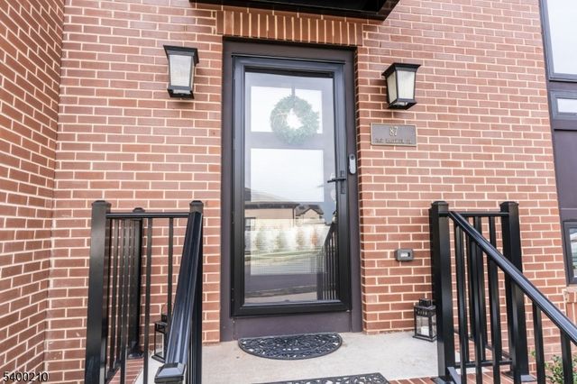 87 E Hartwick Dr, Montgomery Twp., NJ 08558