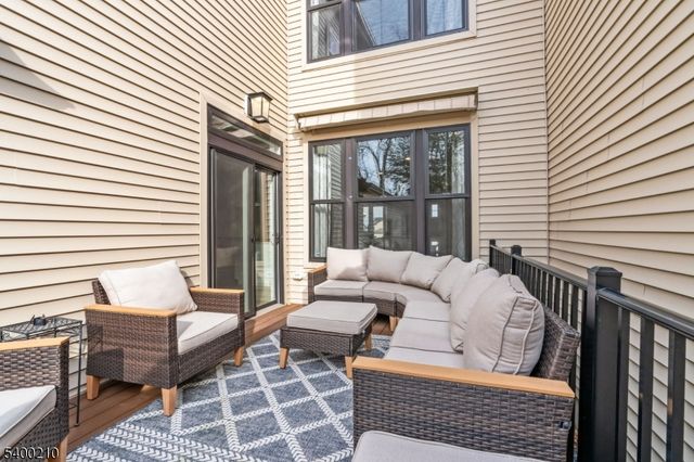 87 E Hartwick Dr, Montgomery Twp., NJ 08558