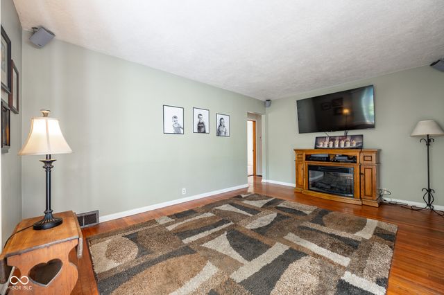 228 Hillsdale Avenue, Greencastle, IN 46135