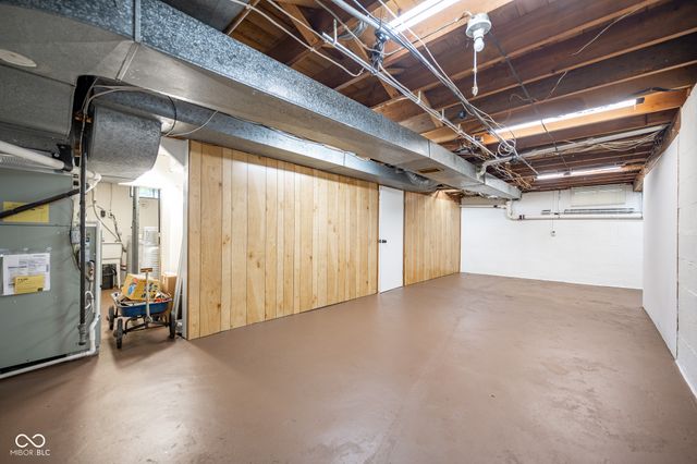 228 Hillsdale Avenue, Greencastle, IN 46135