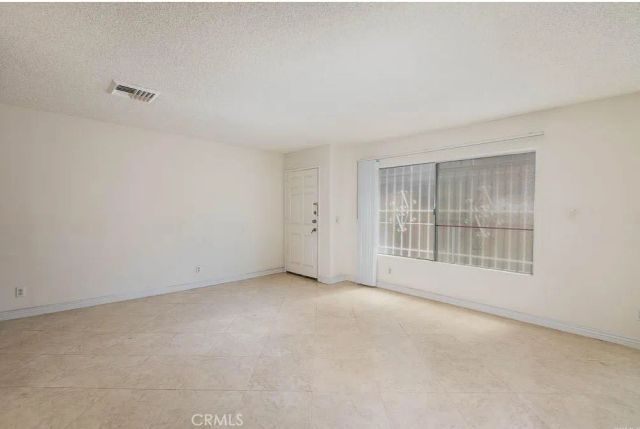 18631 Collins Street 30, Tarzana, CA 91356