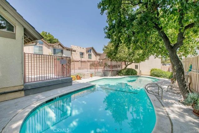 18631 Collins Street 30, Tarzana, CA 91356
