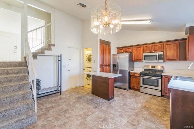 18631 Collins Street 30, Tarzana, CA 91356