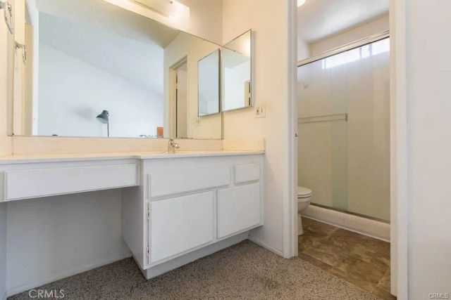 18631 Collins Street 30, Tarzana, CA 91356