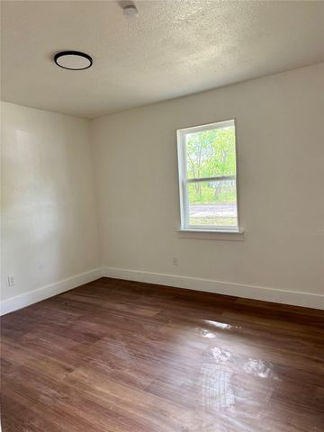 1114 Blackburn Street, Commerce, TX 75428